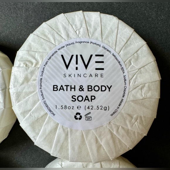 Travel Vive Skincare Set - Picture 5 of 6